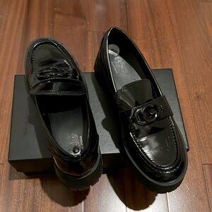 GBG By Guess Black Platform Patent leather Women Lug Sole Loafers
